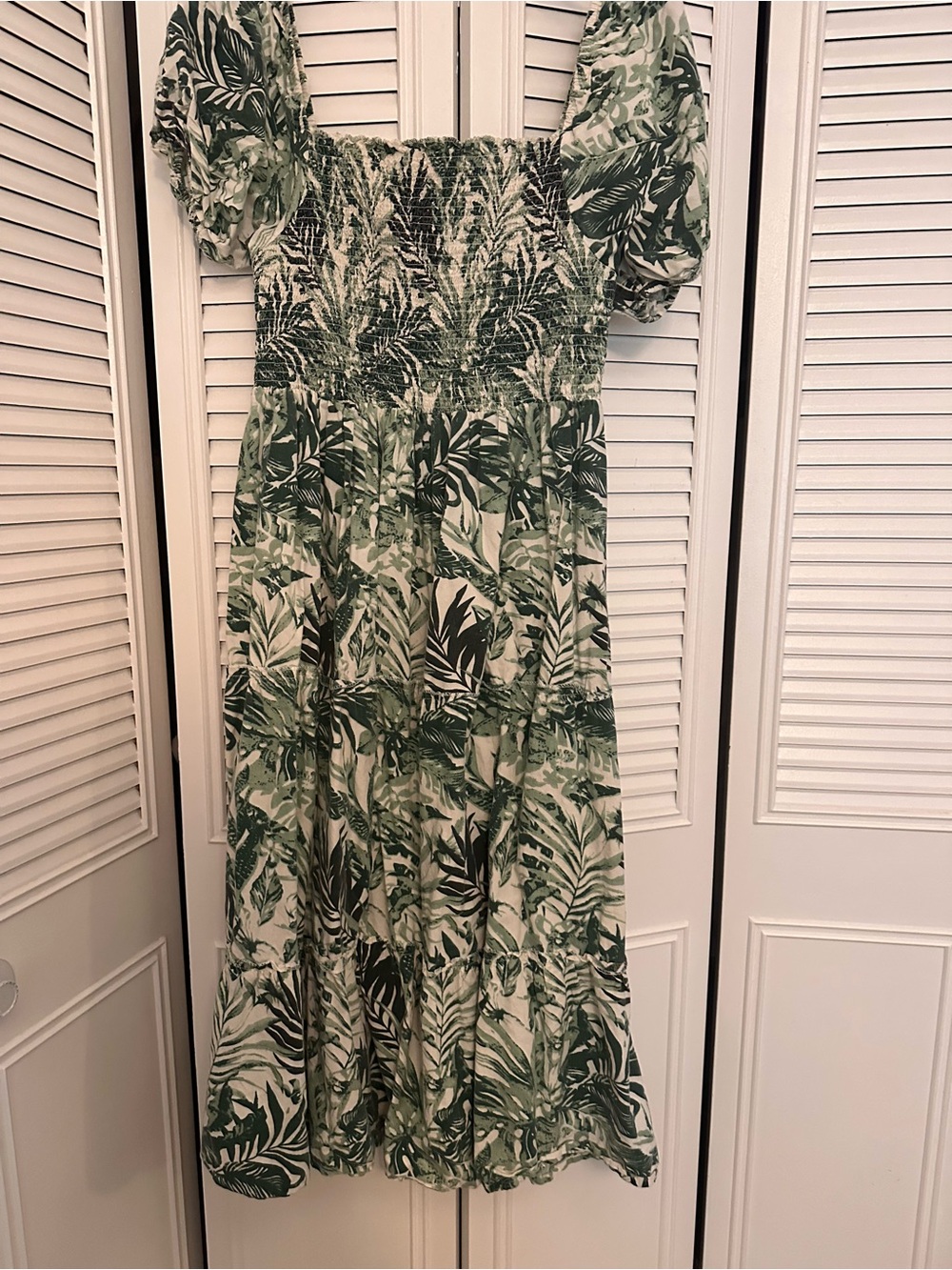 Green Tropical Print Smocked Midi Dress